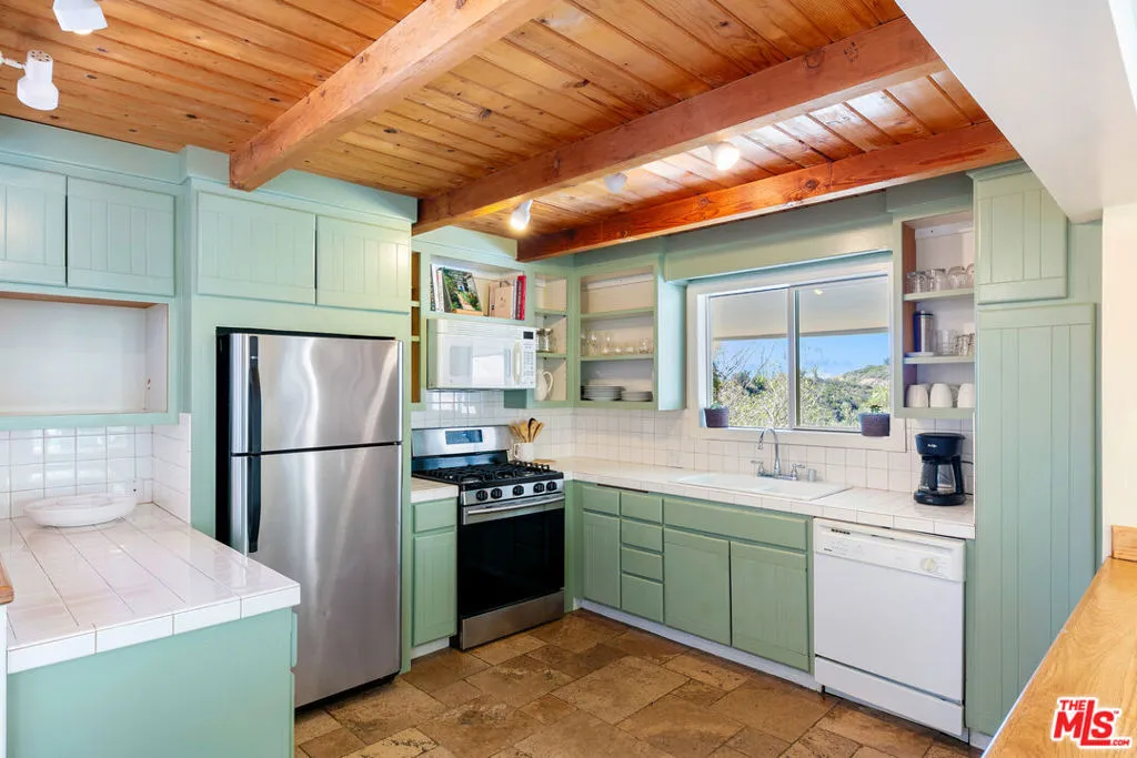 2302 Latigo Canyon Road, Malibu, California 90265 home-pic-14